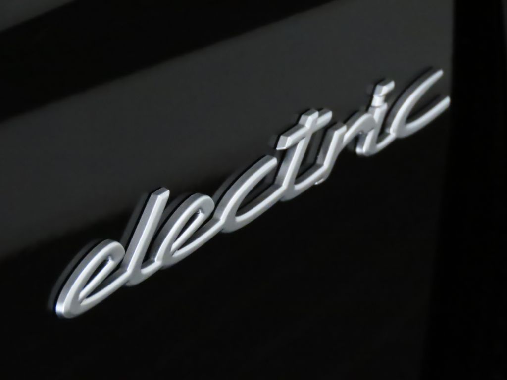 Thumbnail: 2026 Porsche Taycan - 13