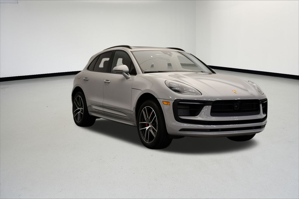 Thumbnail: 2026 Porsche Macan - 9