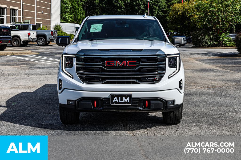 Used 2022 White GMC AT4 image 10