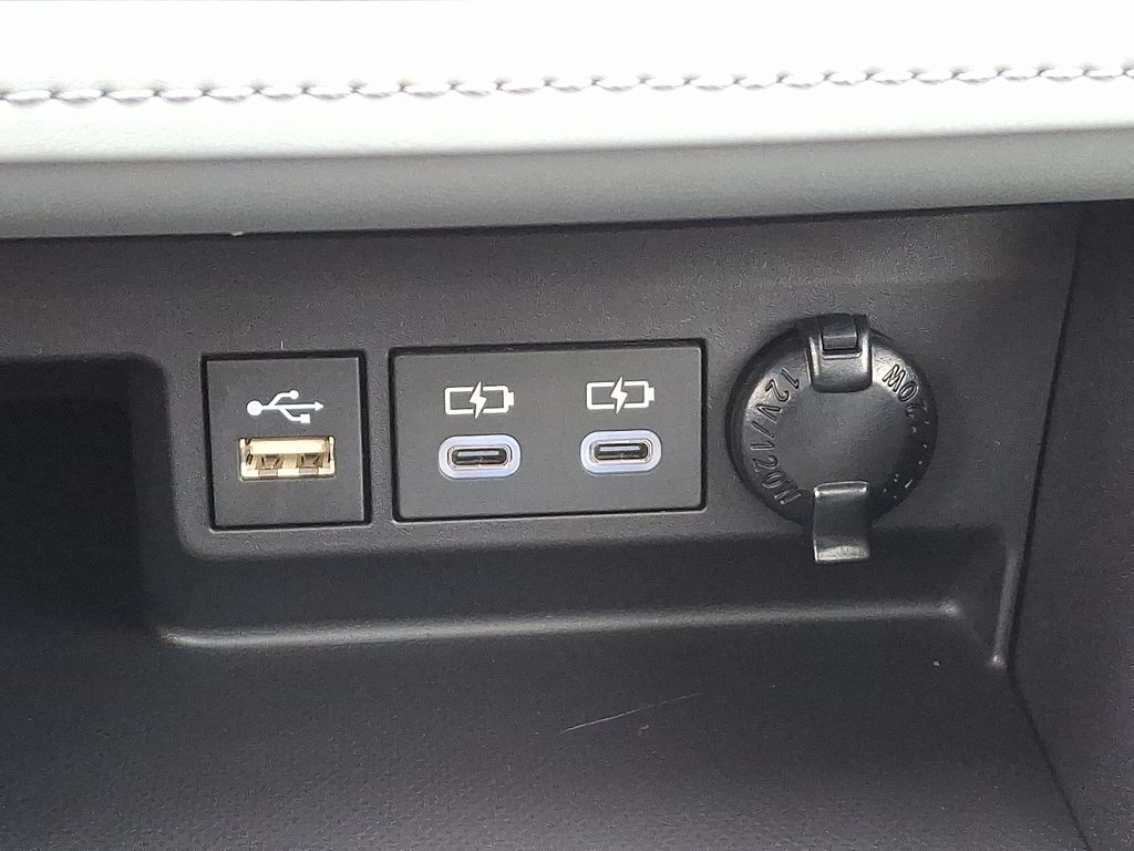 Thumbnail: 2025 Toyota Highlander - 28