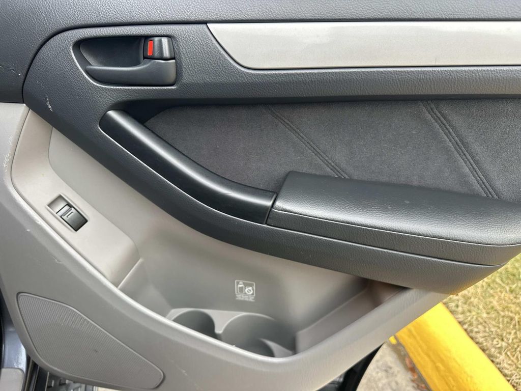 Thumbnail: 2004 Toyota 4Runner - 21