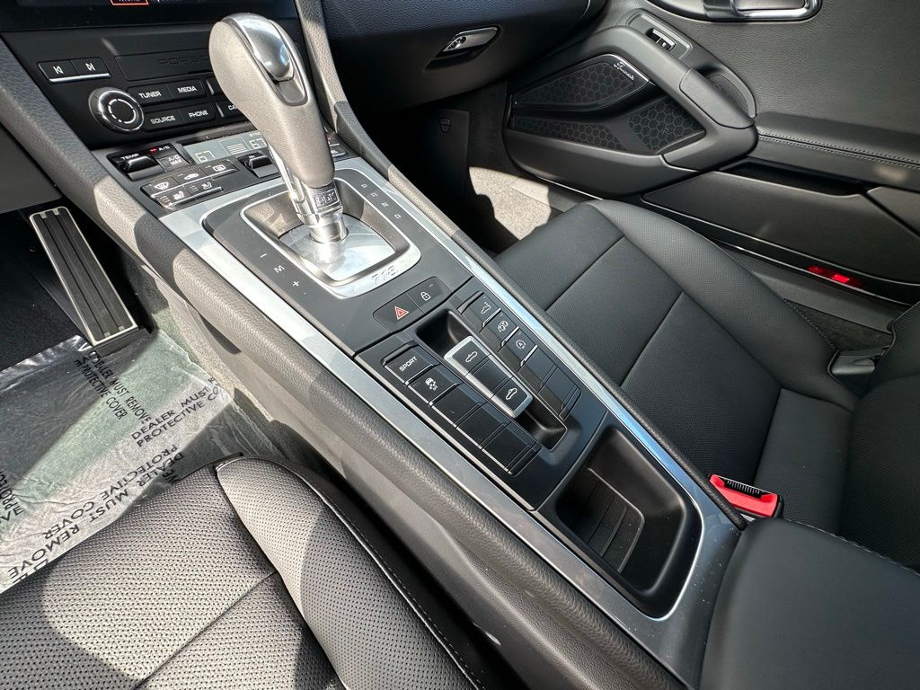 Thumbnail: 2025 Porsche 718 Boxster - 27