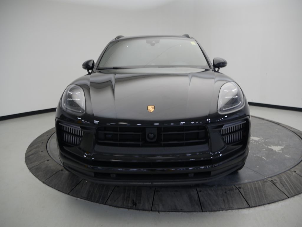 Thumbnail: 2023 Porsche Macan - 10