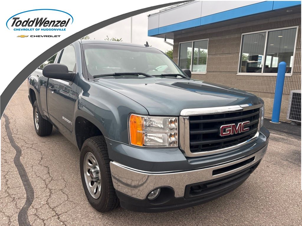 Stealth Gray Metallic 2009 GMC Sierra 1500 Pickup Truck 4X2 4-Speed Automatic Overdrive