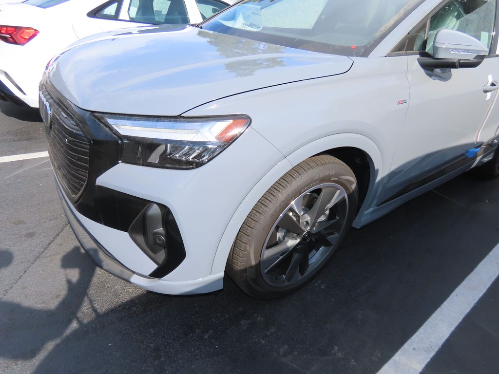 Thumbnail: 2025 Audi Q4 e-tron - 2