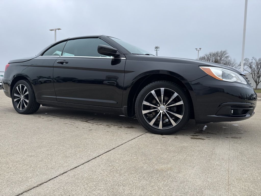 2011 Chrysler 200 S Convertible FWD