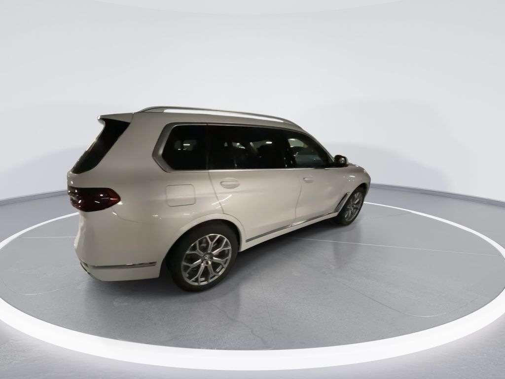 Thumbnail: 2026 BMW X7 - 8