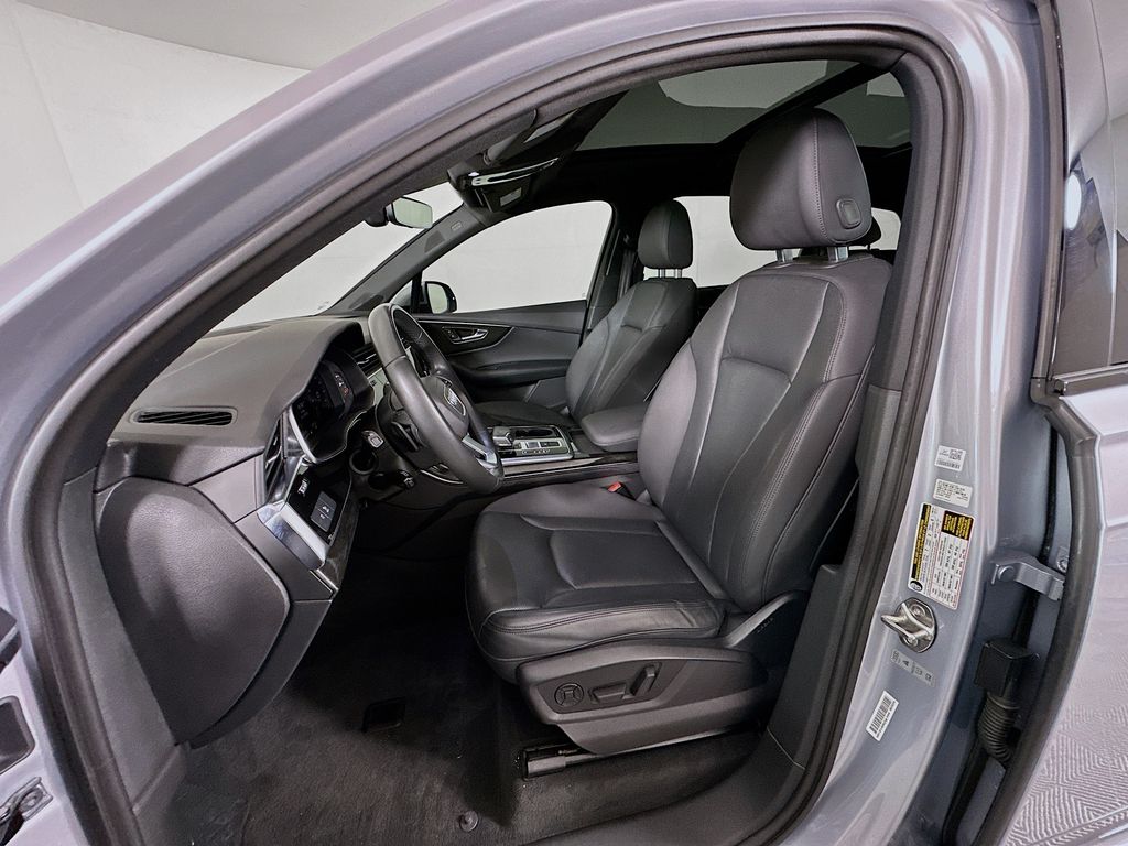 Thumbnail: 2021 Audi Q7 - 21