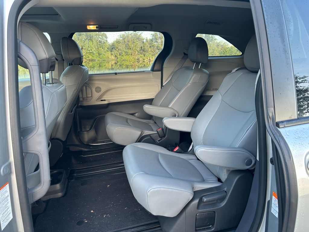 Thumbnail: 2024 Toyota Sienna - 14