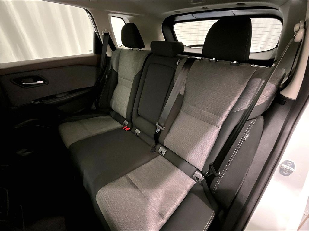 2023 Nissan Rogue — photo 15