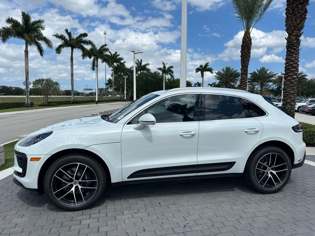 2024 Porsche Macan  3