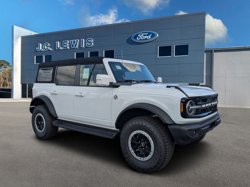 Oxford White 2025 Ford Bronco SUV / Crossover Four-Wheel Drive Automatic