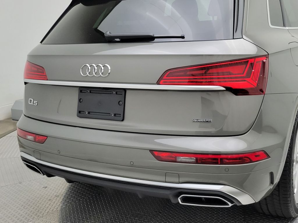 Thumbnail: 2023 Audi Q5 - 7