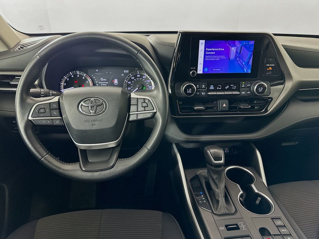 Thumbnail: 2024 Toyota Highlander - 22