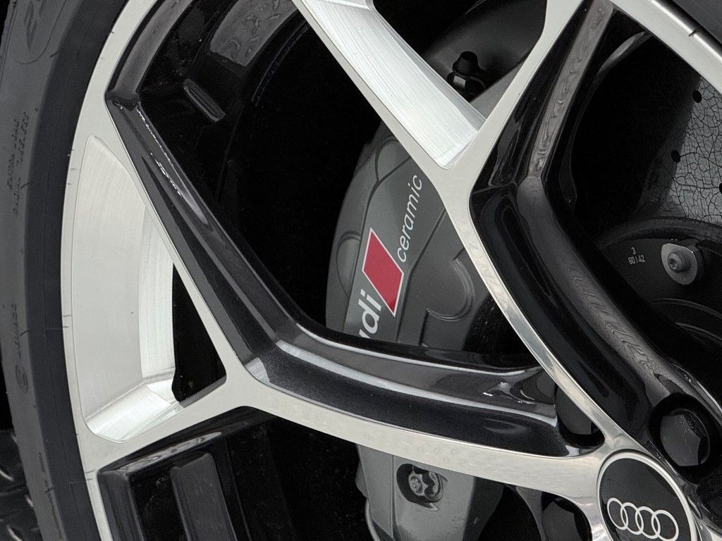 Thumbnail: 2026 Audi RS Q8 - 4