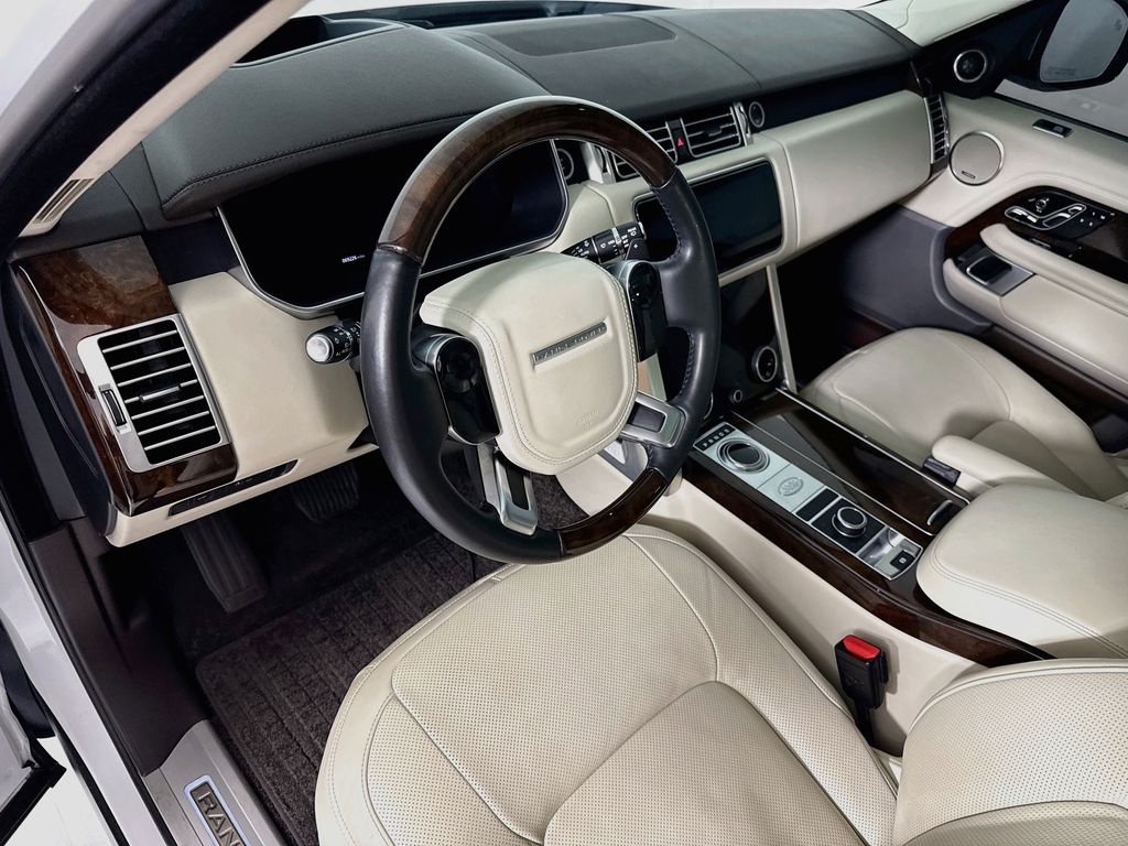 Thumbnail: 2020 Land Rover Range Rover - 9