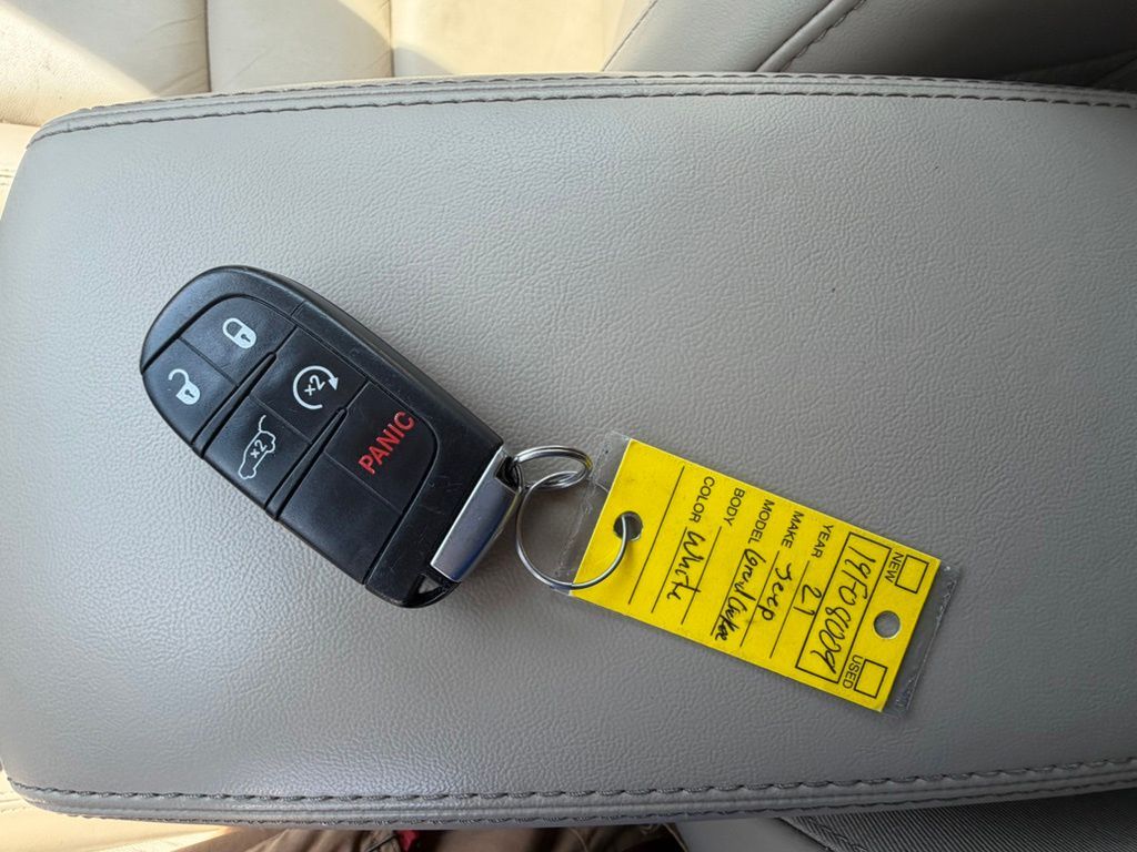 Used 2021 Bright White Clearcoat Jeep Limited image 2
