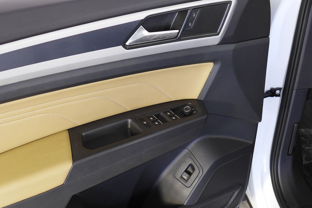 Thumbnail: 2023 Volkswagen Atlas - 12