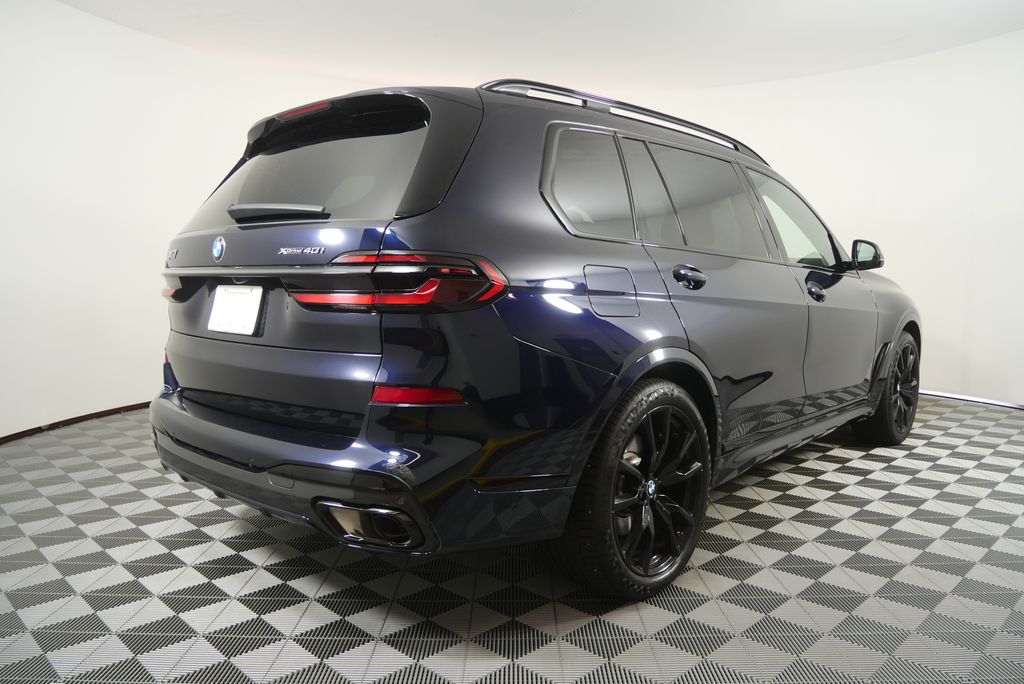 Thumbnail: 2026 BMW X7 - 3