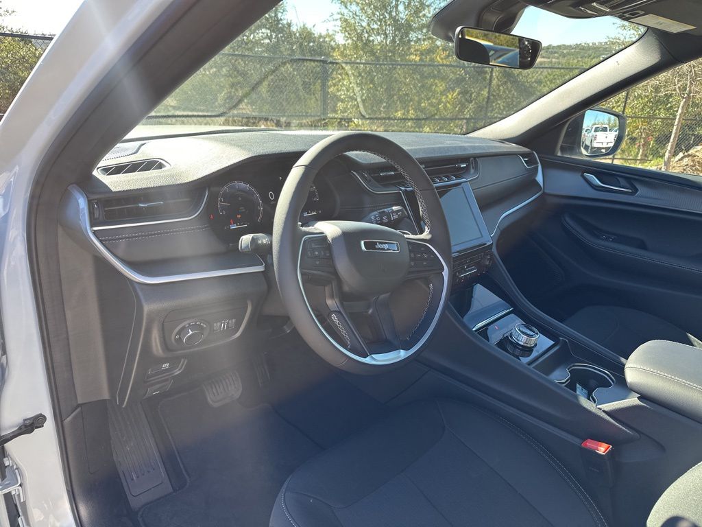 New Car 2025 Jeep Grand Cherokee  For Sale Under $40,000 In Austin, Texas