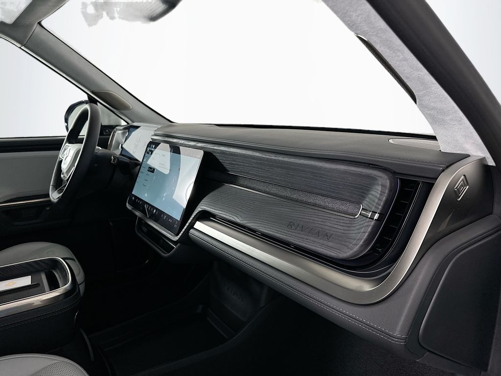 Thumbnail: 2025 Rivian R1T - 29