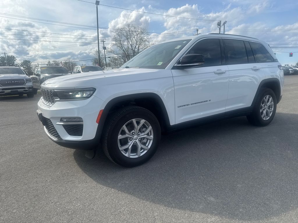 View vehicle photo 2