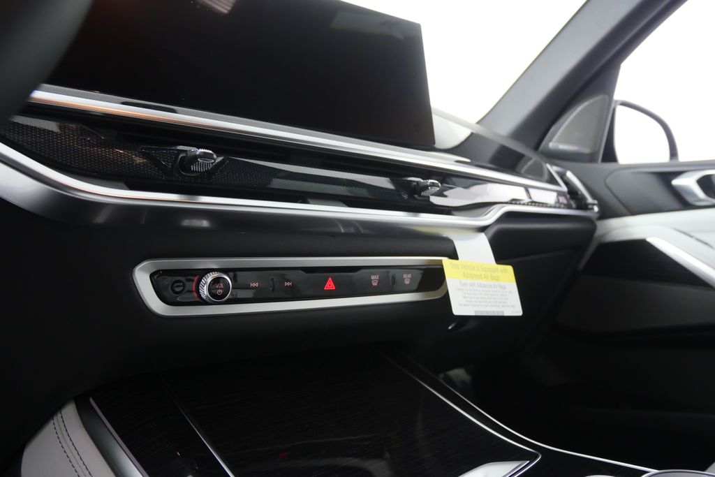 Thumbnail: 2026 BMW X5 - 21