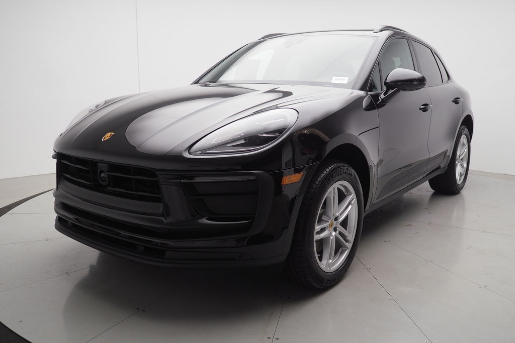 Thumbnail: 2026 Porsche Macan - 1