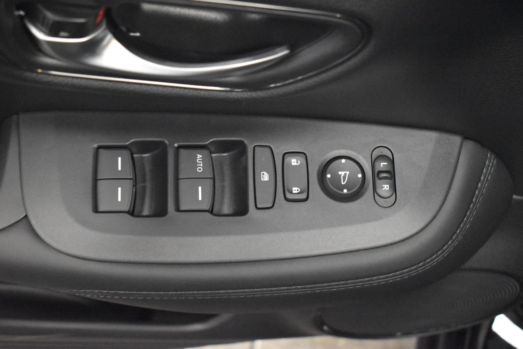 Thumbnail: 2026 Honda HR-V - 9