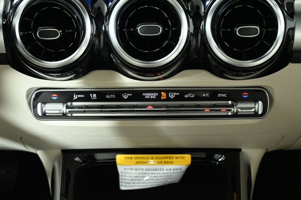 Thumbnail: 2026 Mercedes-Benz GLB - 18