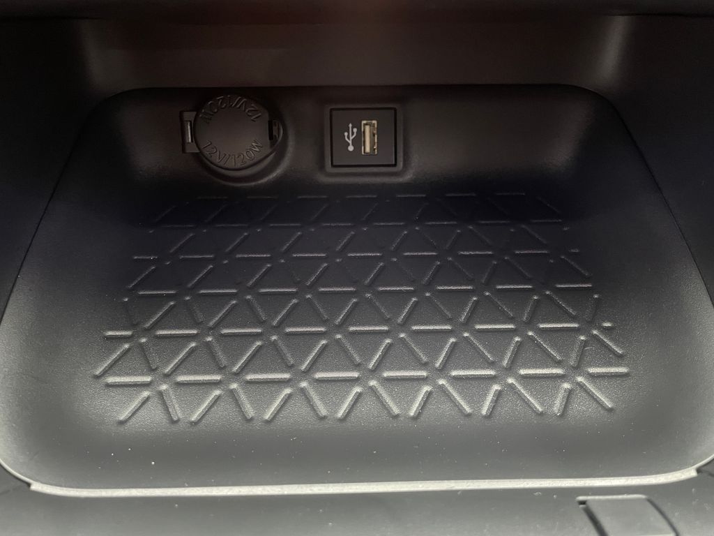 Thumbnail: 2025 Toyota RAV4 - 27