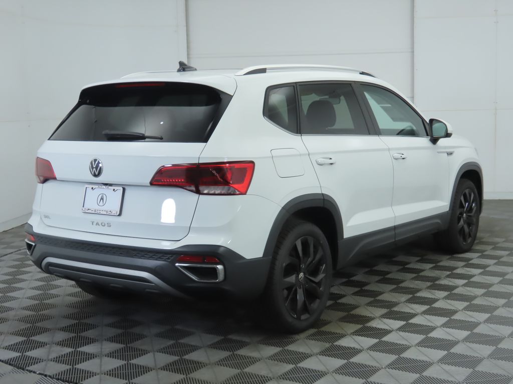 Thumbnail: 2022 Volkswagen Taos - 5