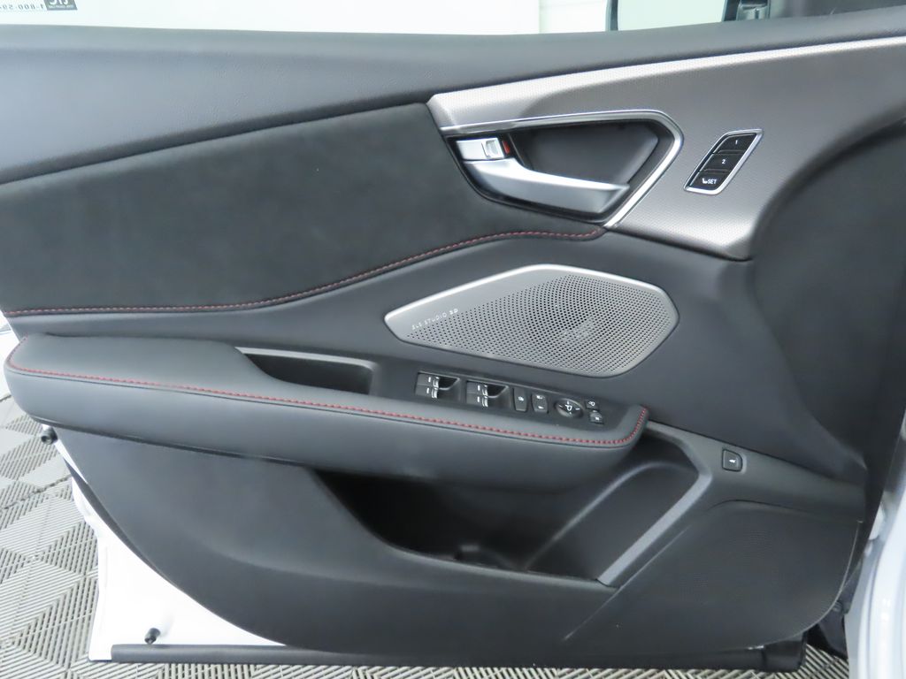 Thumbnail: 2026 Acura RDX - 26