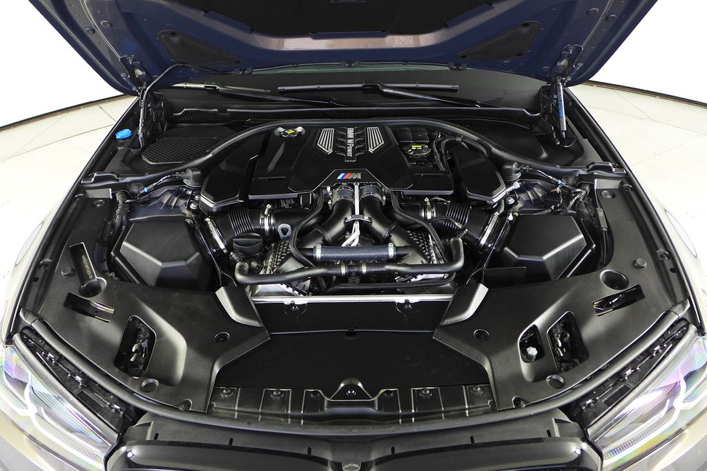 Thumbnail: 2023 BMW M5 - 7