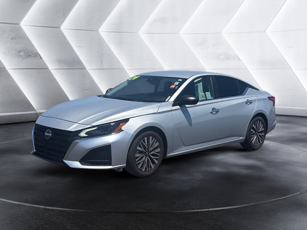 2024 Nissan Altima 2.5 SV FWD