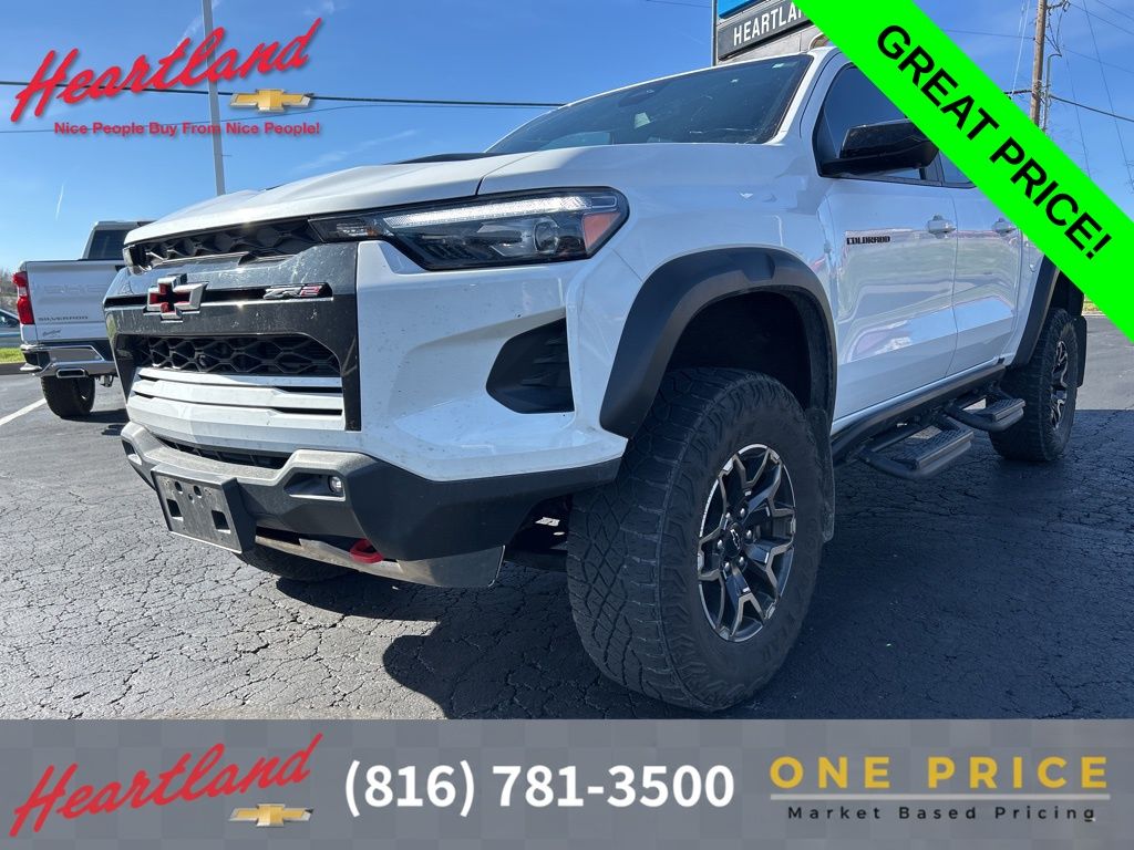 Summit White 2023 Chevrolet Colorado ZR2 Crew Cab 4WD Pickup Truck Four-Wheel Drive 8-Speed Automatic