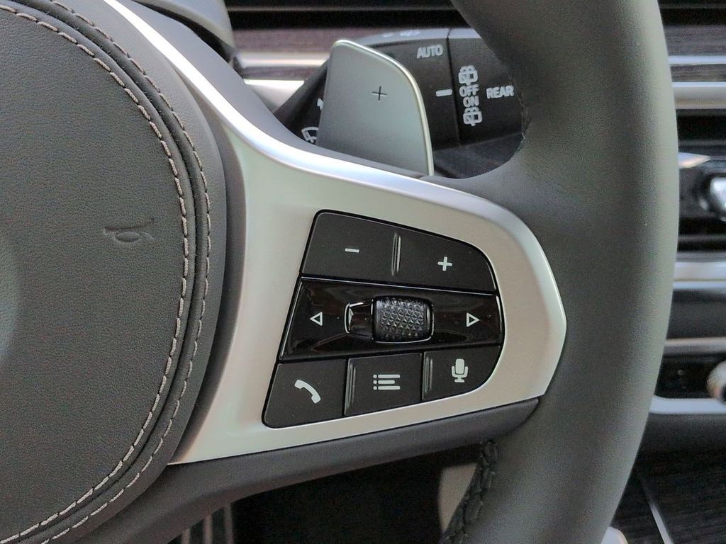 New 2026 White BMW xDrive40i image 27