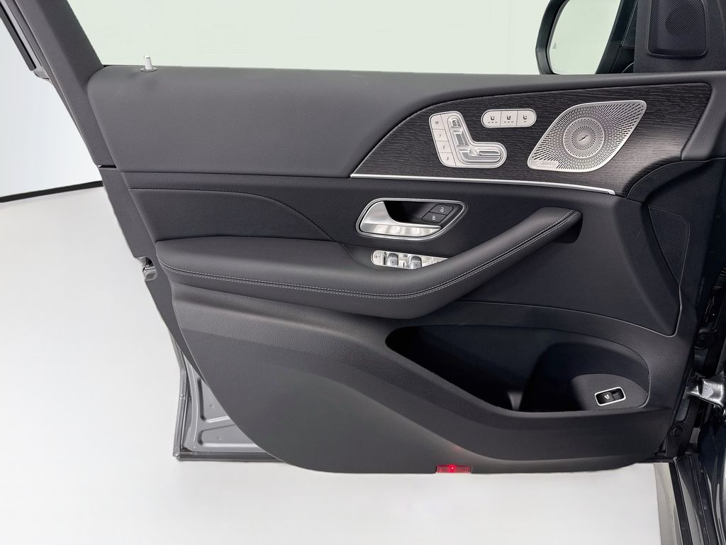 Thumbnail: 2026 Mercedes-Benz GLS - 23