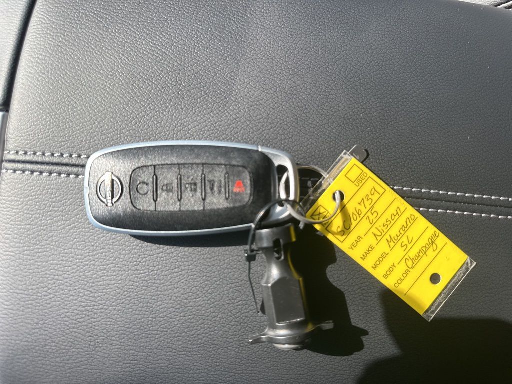 2025 Champagne Silver Metallic Nissan Murano SL AWD SUV
