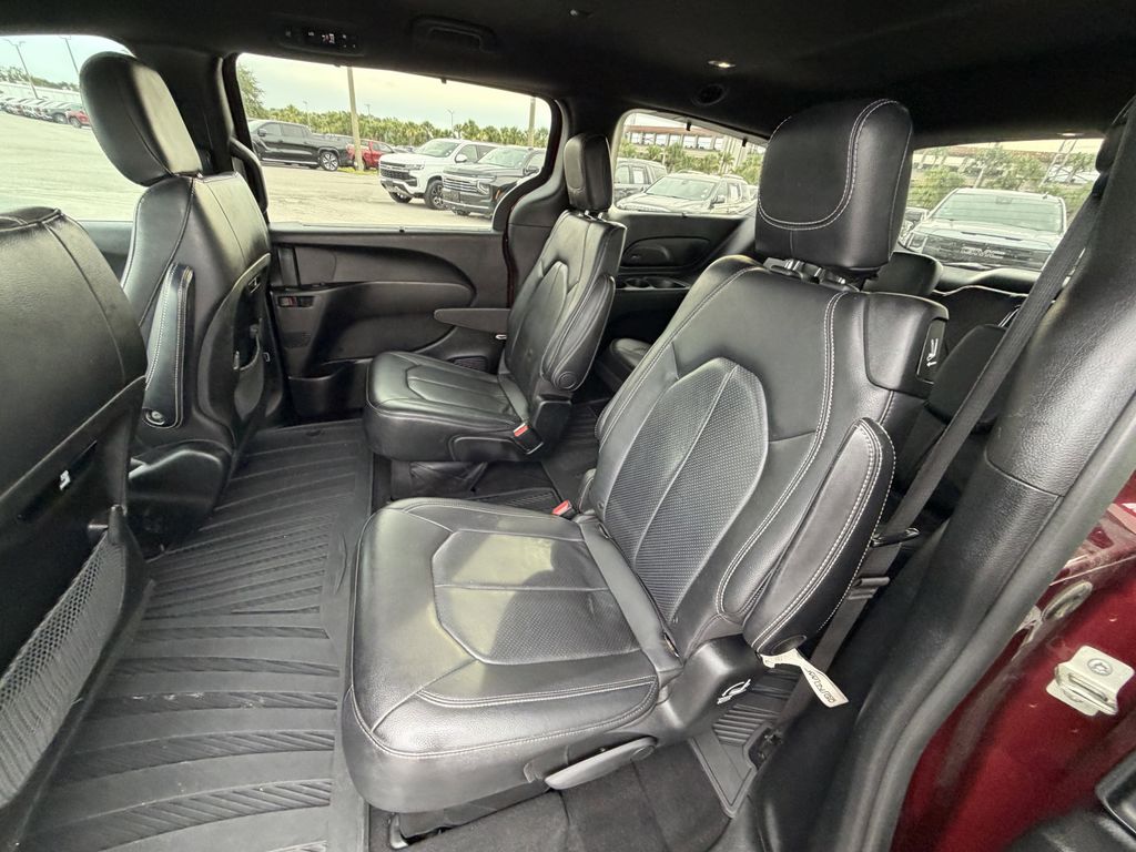 used 2019 Chrysler Pacifica car, priced at $15,392