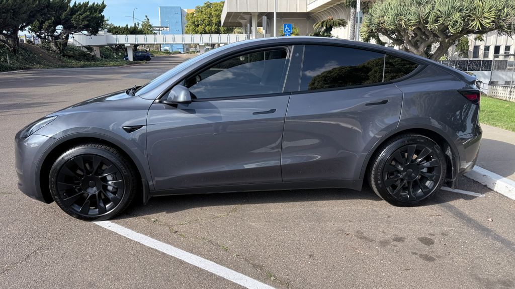 Used 2022 Tesla Model Y Long Range 4D Sport Utility