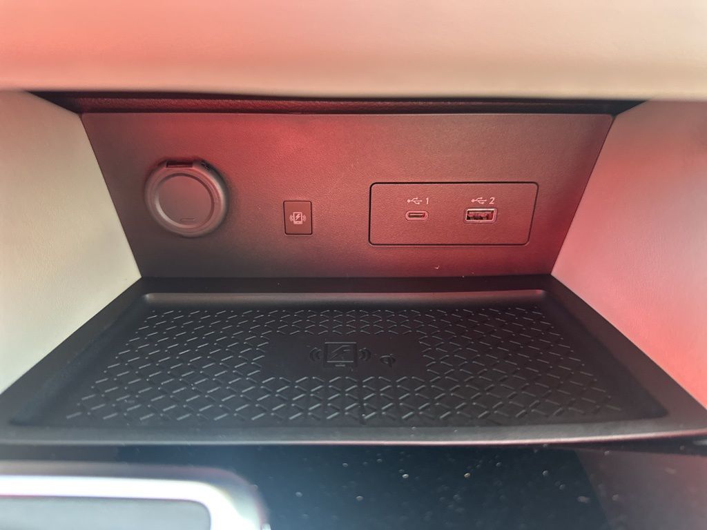 2025 Everest White Pearl Tricoat Nissan Pathfinder SL FWD SUV