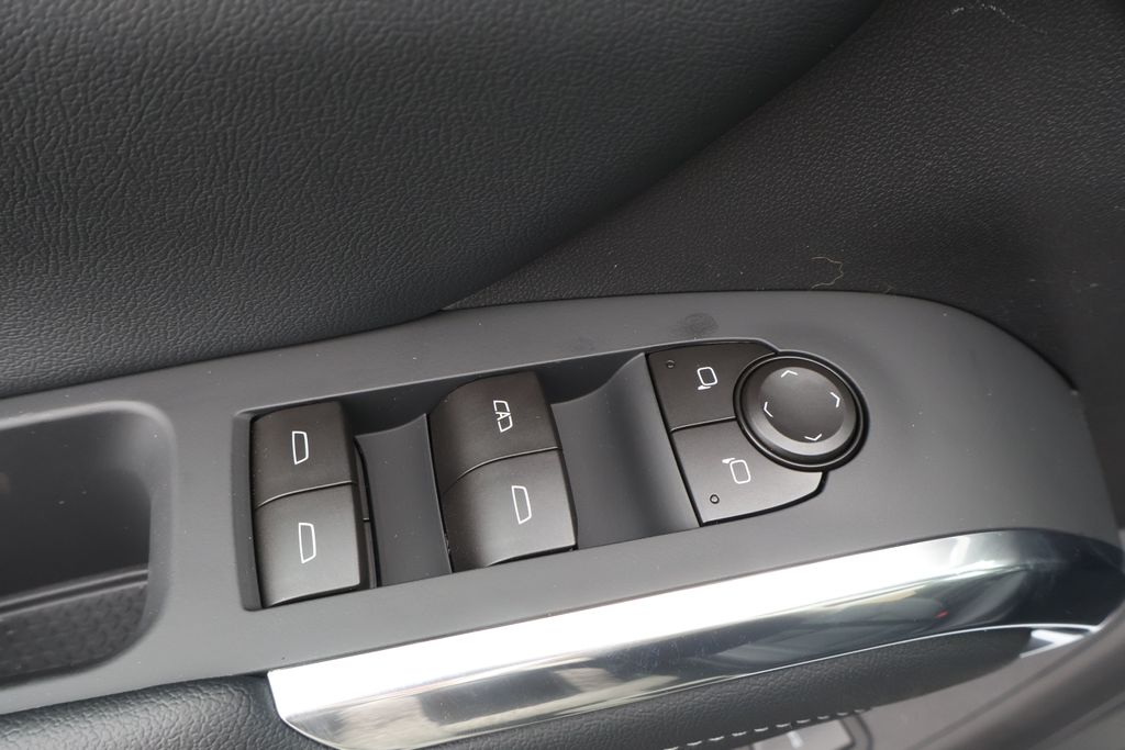 Thumbnail: 2026 Chevrolet Traverse - 18