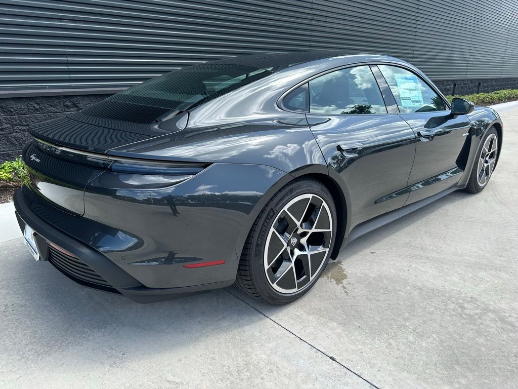 2025 Porsche Taycan  11