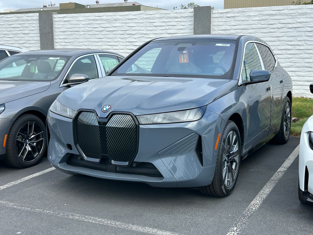 Thumbnail: 2026 BMW iX - 2