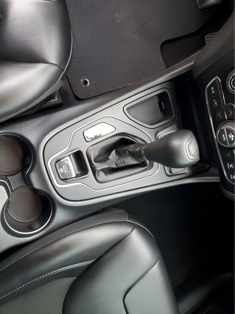 Used Car 2019 Jeep Cherokee  Latitude Plus For Sale Under $20,000 In Austin, Texas