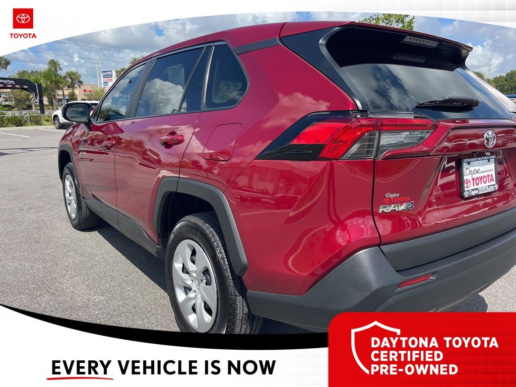 2023 Toyota RAV4 LE photo 16