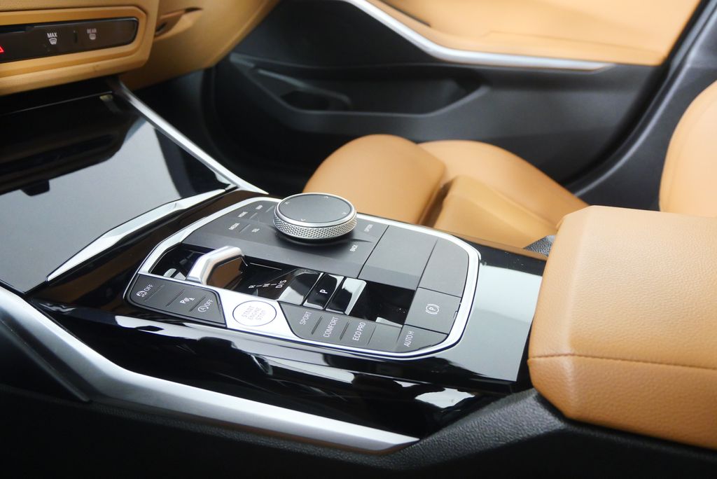 Thumbnail: 2023 BMW 3 Series - 25