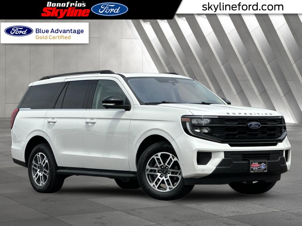 White Metallic 2025 Ford Expedition SUV / Crossover 4X2 Automatic