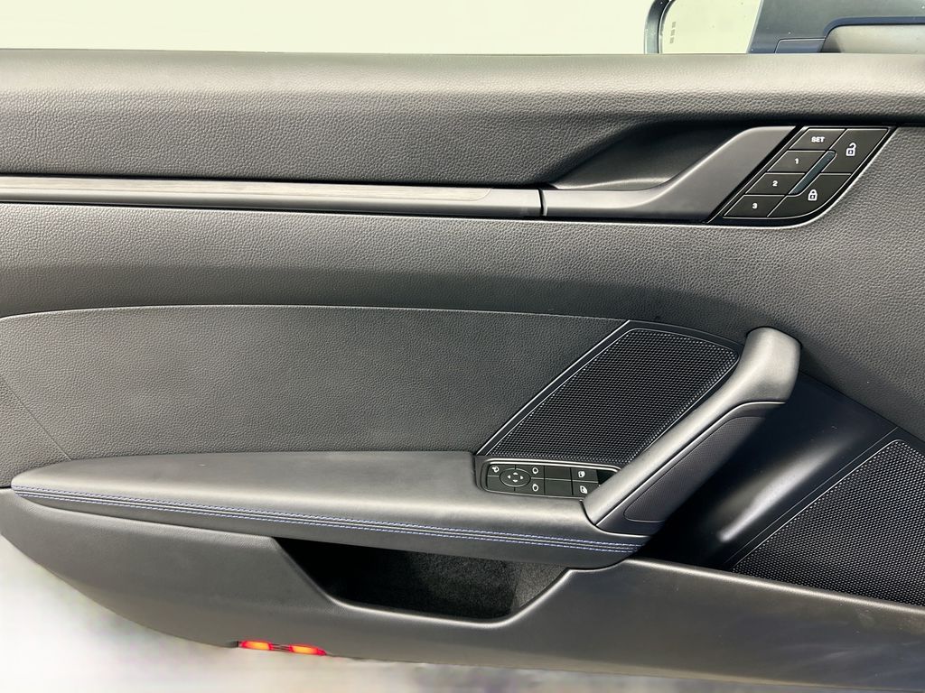 Thumbnail: 2025 Porsche 911 - 23